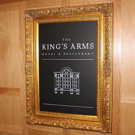 ביסטר The Kings Arms Hotel מתקנים תמונה